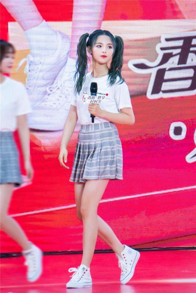 郑爽|辣妈变少女的发型，首选双马尾，杨幂郑爽都换上了，让你美过初恋