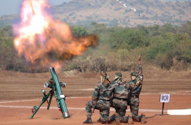 凌晨时分,边境再次爆发激战,印军阵地遭猛烈