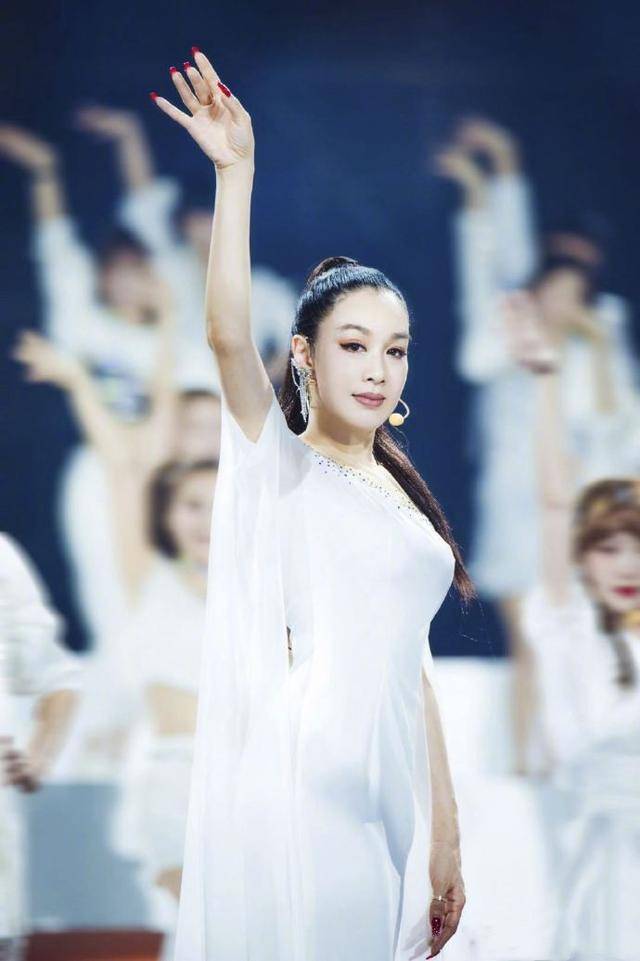 《乘风破浪的姐姐》再淘汰四位女星,沈梦辰让众人惋惜
