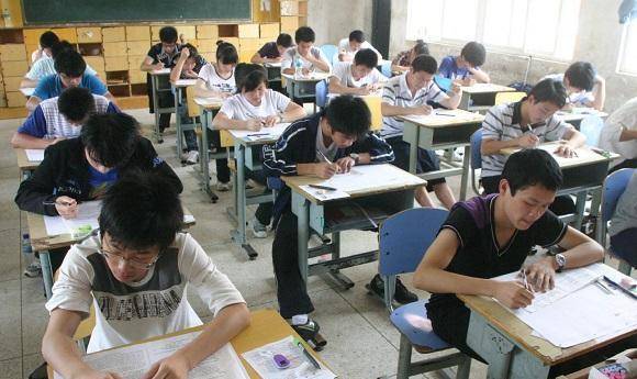 2021届多省份开启新高考，理科生复读优势大，文科生要过几个关卡