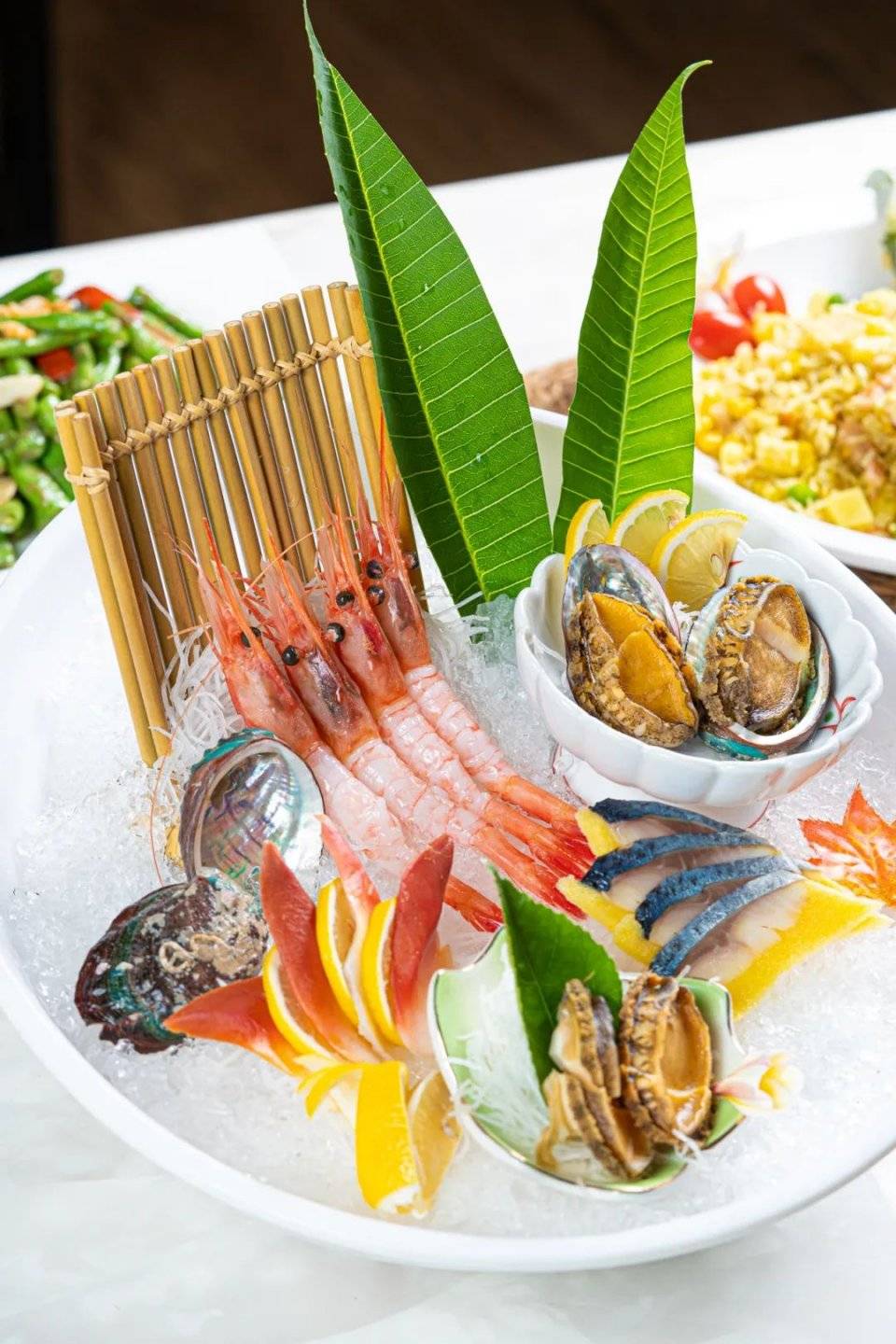 烧烤|打卡海鲜刺身、炭火烤串，凌晨2点还爆满！开在天台的烧烤档