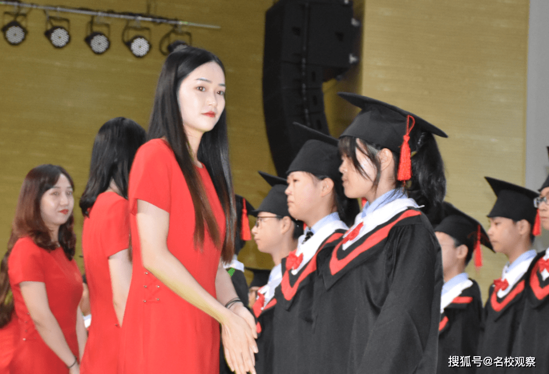 为梦想加冕，向未来启航！乐至博骏公学小学2020届毕业典礼隆重举行！