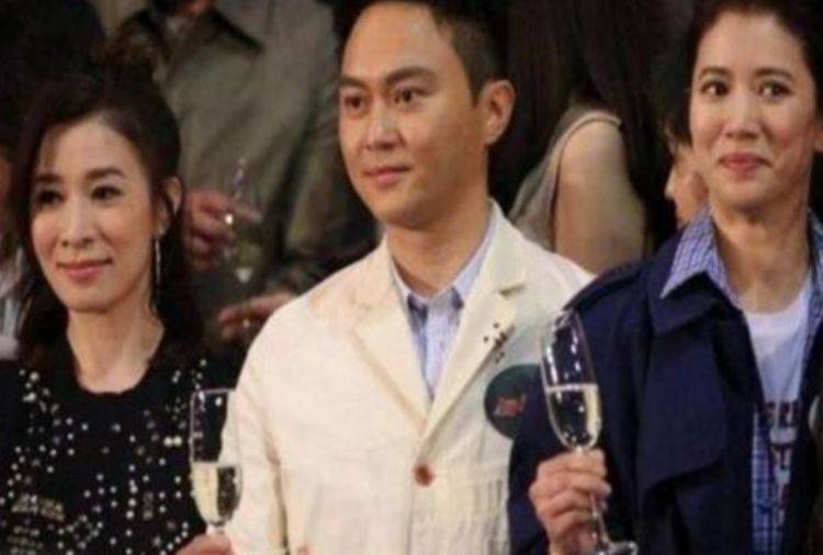 苦恋张智霖19年,是袁咏仪最不想见的人,如今44岁孤独一人