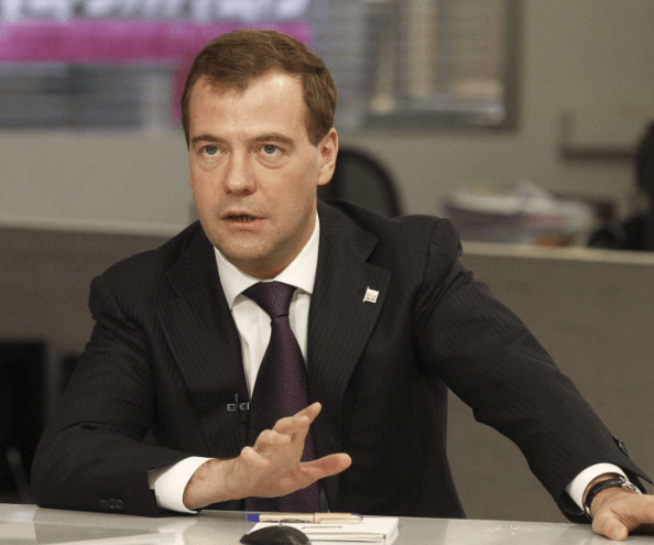 修正案|原创梅普组合散伙？梅德韦杰夫已被清出权力中心，取而代之的却是他？