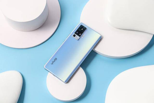vivo|vivo 5G手机蓝动夏日来临,与王嘉尔一起打call,让夏天嗨起来