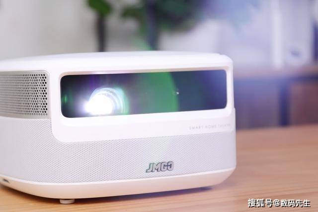 功能|坚果J9智能投影仪使用报告：给你更好的家庭影音体验
