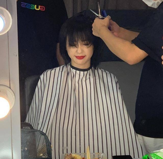 长发|虞书欣为什么一直是长发?看了她的超短发后,这不是同一个人吧