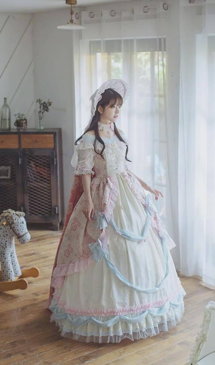 lolita:玛丽皇后的主题