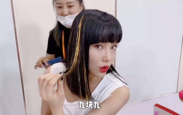 女明星|原创伊能静用发卡当耳环、张雨绮的脏辫绑了一夜,姐姐的妆容藏满心机