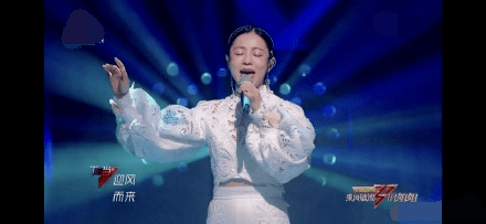 《浪姐》造型翻车?万茜宁静辣眼睛,钟丽缇像跳老年迪斯科