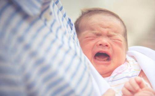 都易|新生婴儿怕冷还是怕热？多半新手父母都易弄错，别再大意了