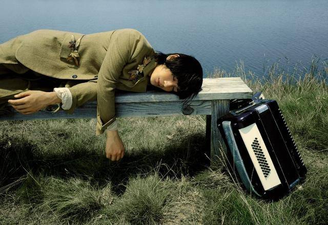 减肥|原创朱一龙减肥13斤演吴邪，除开瘦到脱相，为契合人物把咳嗽变习惯