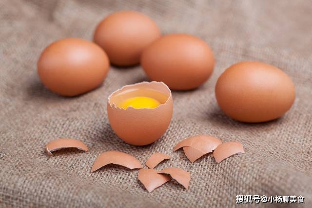 原创为什么蛋清呈现出血红色？血鸡蛋能够食用吗？什么是血鸡蛋？