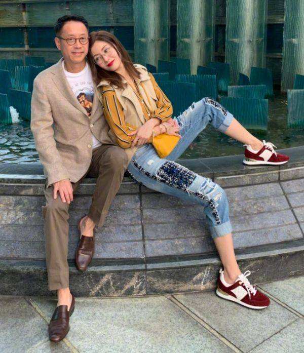 时候|李嘉欣素颜照公开,一脸憔悴很显老,这还算是“港姐巅峰”?