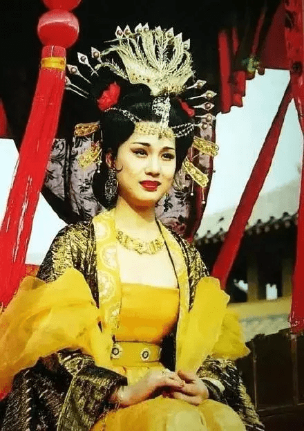 无女|最美服装设计师走了!她一生无子无女,生前饱受病痛折磨头发掉光