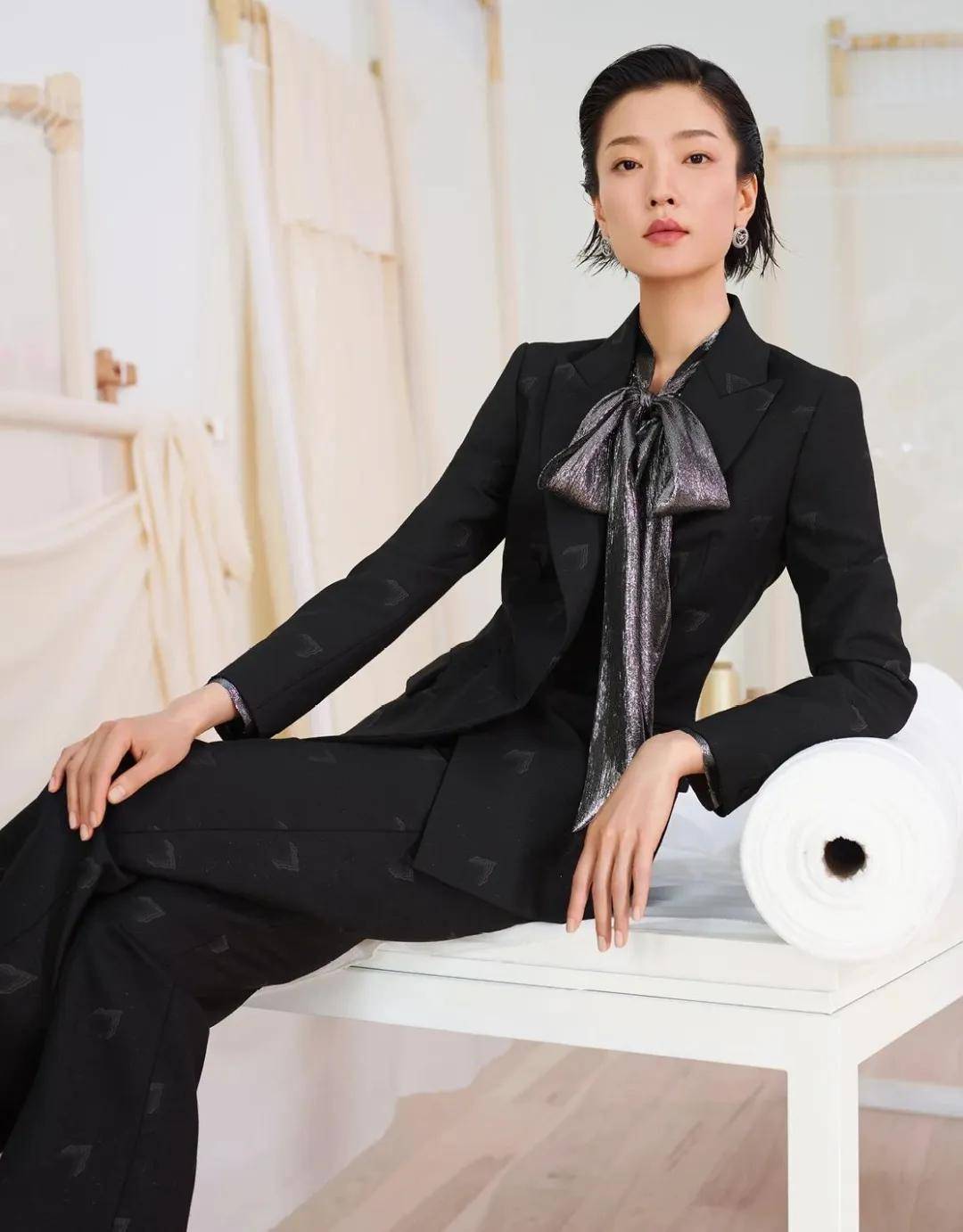 争议|杜鹃最新广告大片再上热搜惹争议，网友：杜鹃也太委屈了吧！