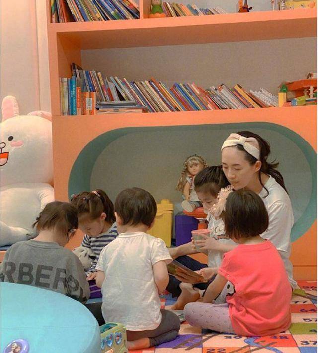 章子怡2亿豪宅曝光，游戏厅游泳池应有尽有，宠