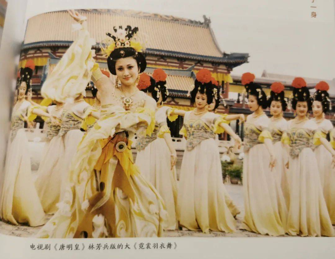 建群|除了演员还是设计师，这些剧的服装都是她设计的，温婉才女走了