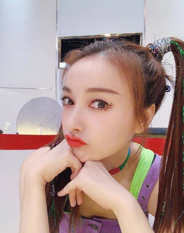 公众人物|吴昕上过一档不哭的节目吗？女团组队哭，提及网络攻击又哭了