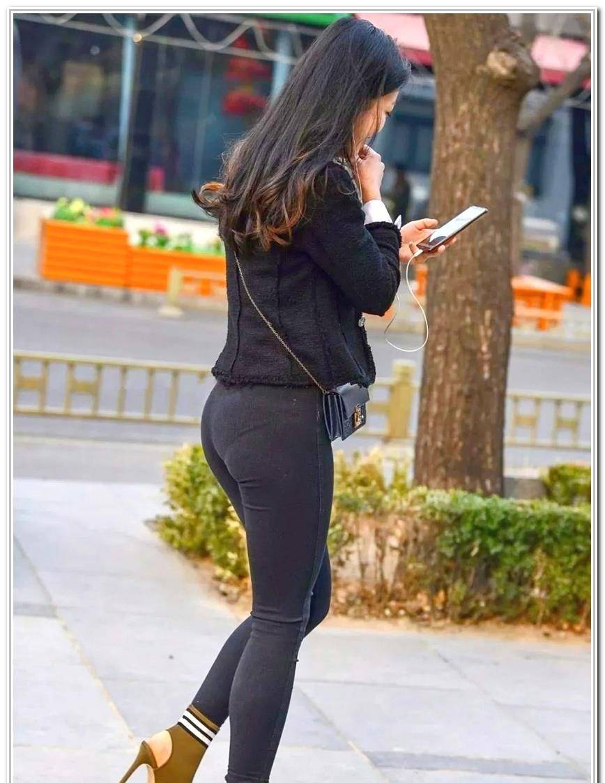 原创成熟的女人,走路的样子都有故事,看出来了吗?