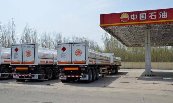国企|车主们抱怨油贵，中石油却累计亏损8万亿，真有“油耗子”？