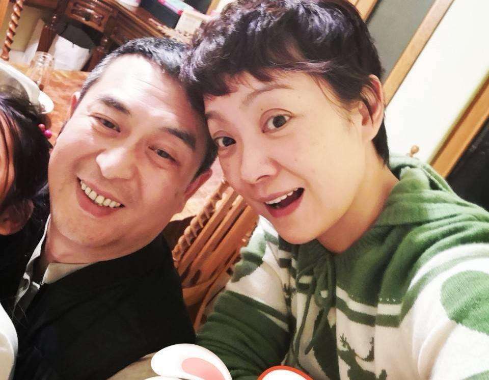 原创张嘉译:妻子是拥有24亿财产的富豪,而自己也登上了福布斯名人榜
