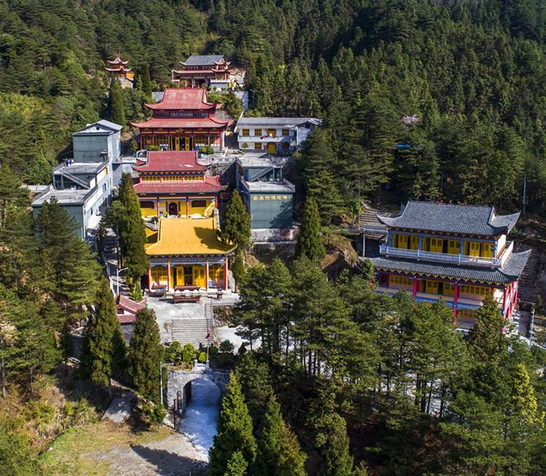 夏日旅游,避暑最佳胜地---平江天岳幕阜山