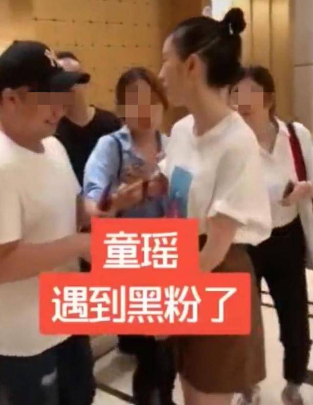 小章子怡傍上大佬一雪前耻!曾被张国立儿子暴打还被老师潜规则