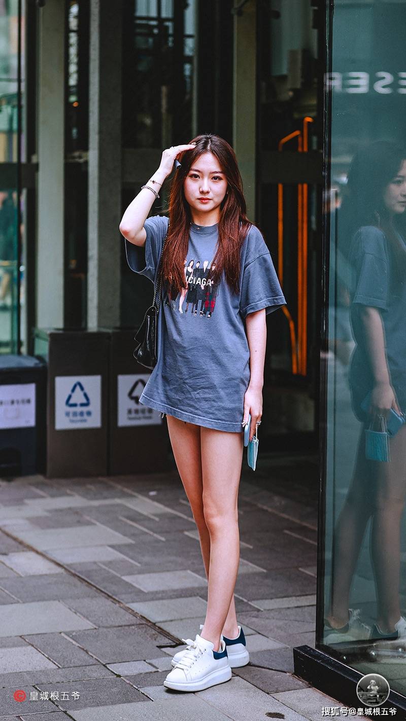 一生|街拍：优雅的气质会伴随人的一生，更能为你增添时尚的潮流气息
