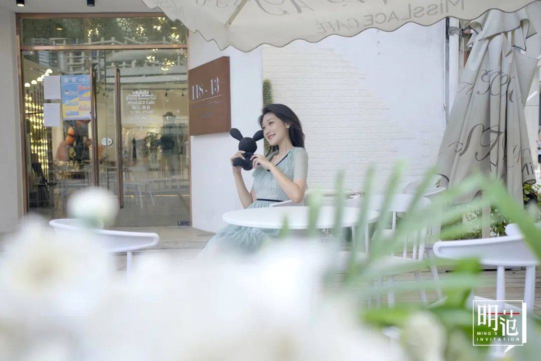 伊丽莎白|盛夏里择一缕蕾丝，不负爱与美