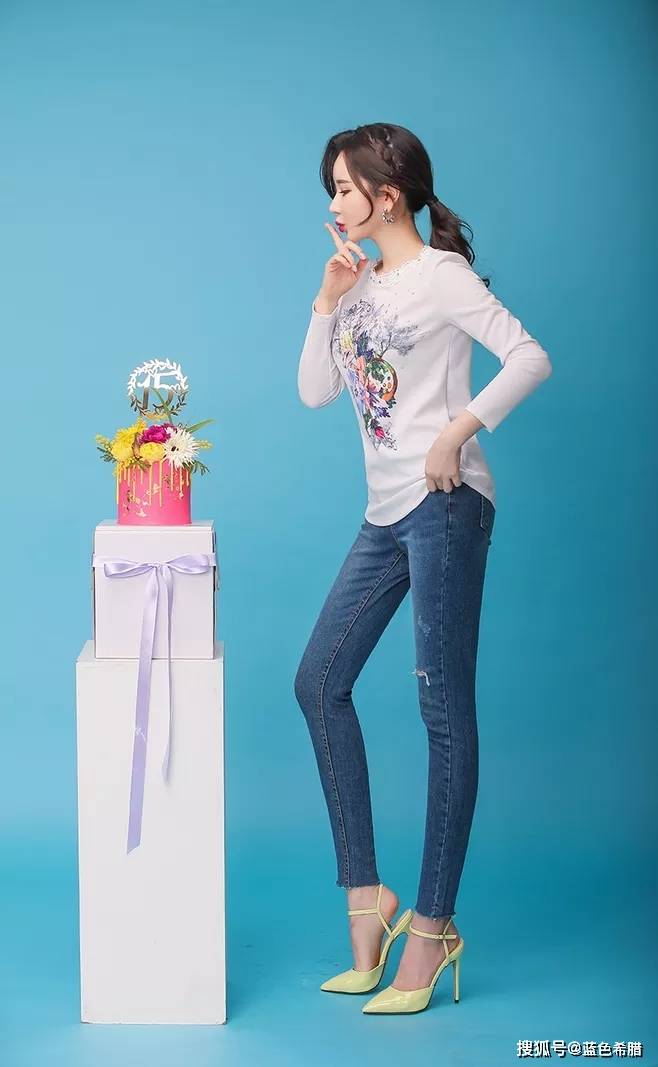 拍照如何摆拍好看 a35ab36fab4a44e1bd041f2edd61e1f5.jpeg