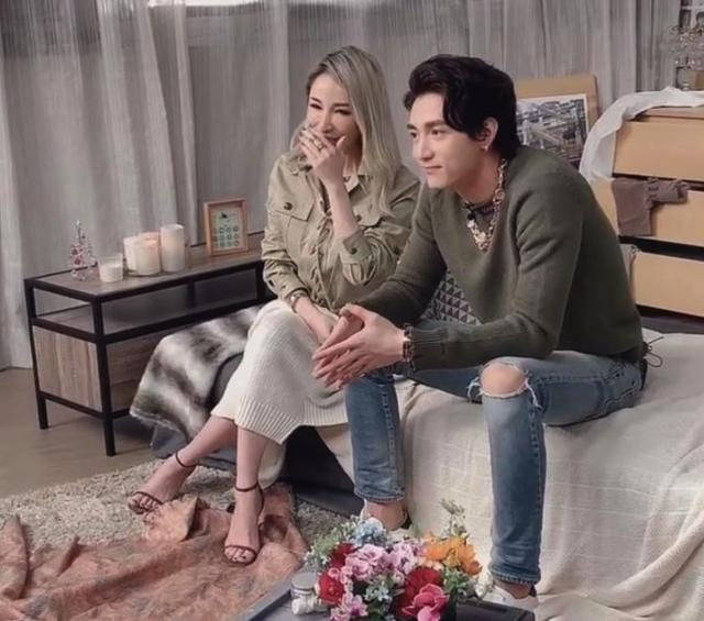 柯震东|原创萧亚轩男友吐血送医，做她的男朋友压力真的这么大吗？