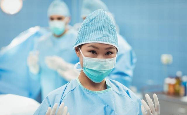 为什么医生收入差距大，有的年薪几百万，有的月薪几千？真相来了