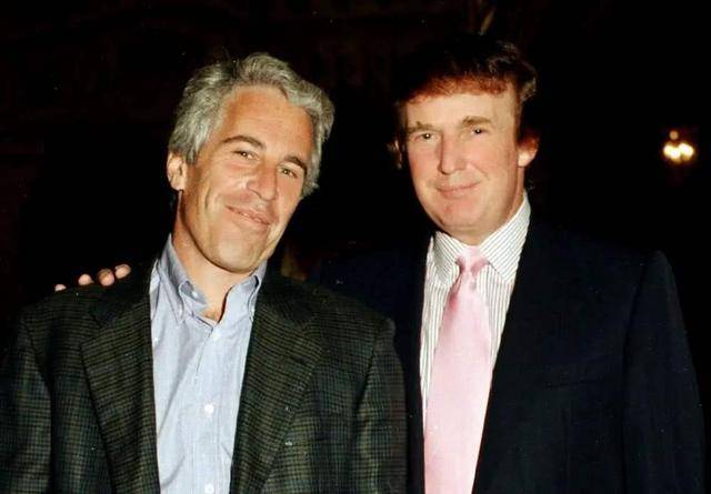 "爱泼斯坦诅咒"?法官刚接案,家中就枪