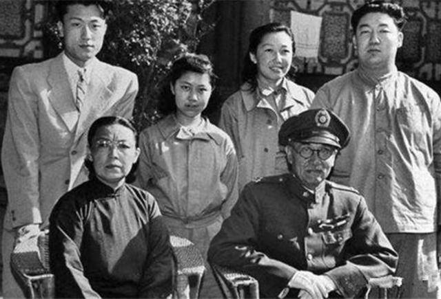 她是阎锡山的秘书,也是其秘书,一生为恶不多,但下场比