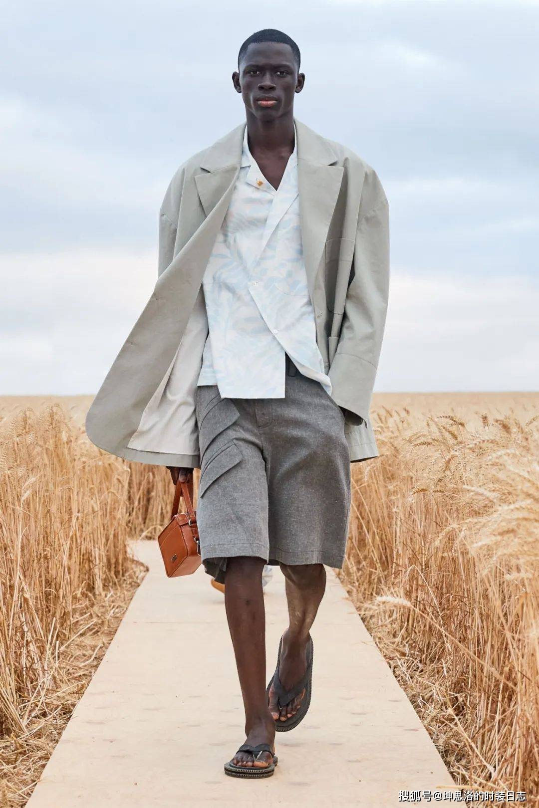 秀场丨jacquemus 2021春夏女装系列 南法麦田里的轻松浪漫