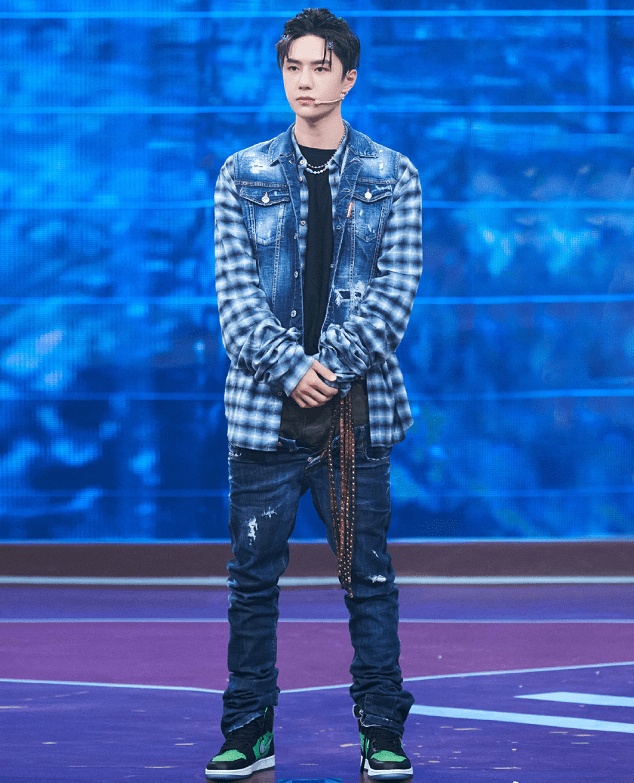 选手|原创叫停copy选手，不迎合的王一博的穿搭也同样有态度！