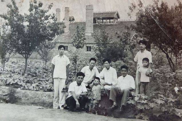 美文|颜建国：92岁老父亲相册里，60年前的东平四中毕业老照片弥足珍贵