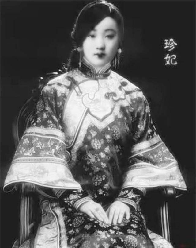 原创清朝的嫔妃真的像照片那么丑吗?看完这组绝版老照片,你就明白了
