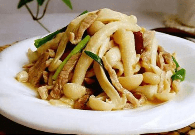 原创美食严选:日式味噌汤,芦笋木耳炒蛋,蚝油海鲜菇,油条虾的做法