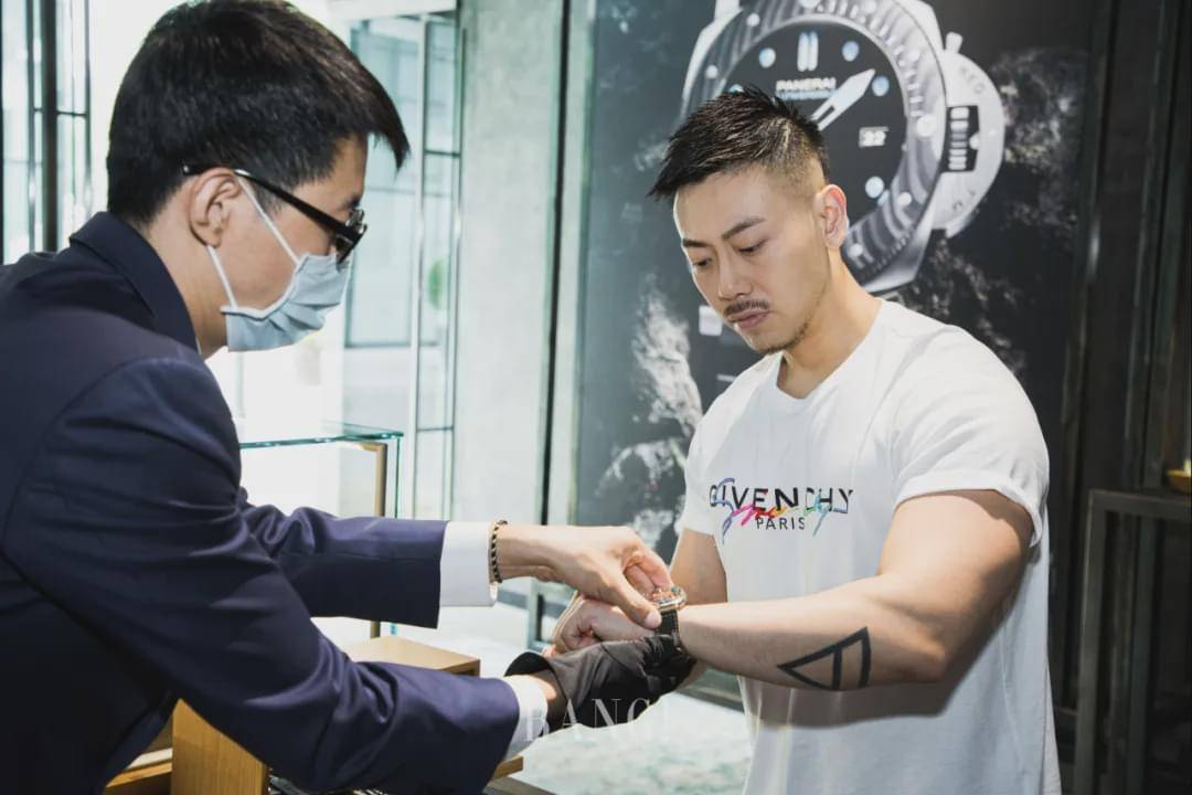 沛纳海|深海巨轮空降三里屯,神秘宝藏邀你一起“乘风破浪”