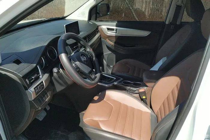 怎样有效去除车内异味 e73eb8ea80134fd8903915a3deb09cba.jpeg