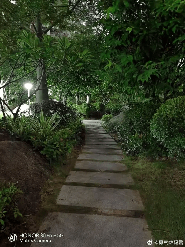 技术|余承东赵明科普1亿像素，小米不服，荣耀：下个旗舰还用么