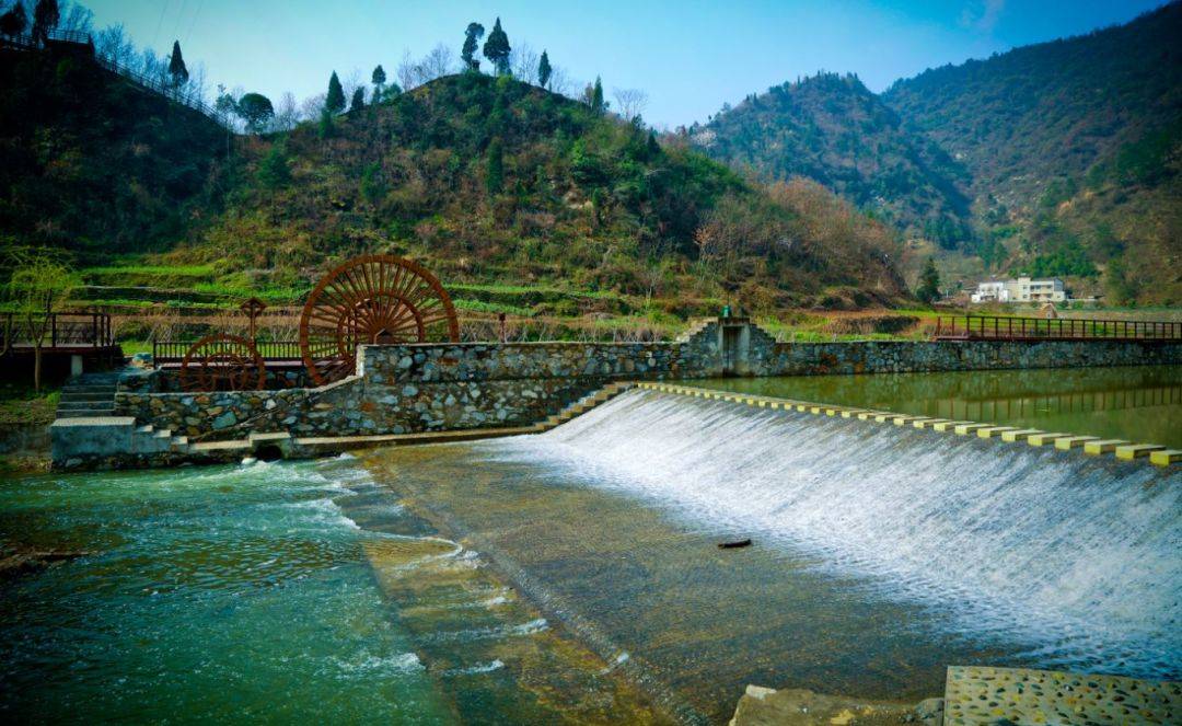 跨省旅游开通啦!来十堰,必到竹山圣水湖"赏湖景,识古庸"