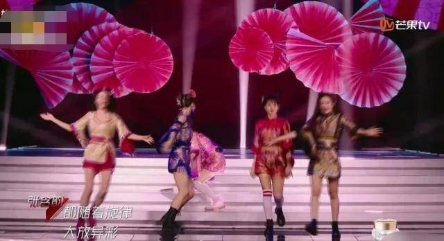 扇子|原创金莎掉扇子在《浪姐》现场大哭，看看其他明星如何化解舞台失误？