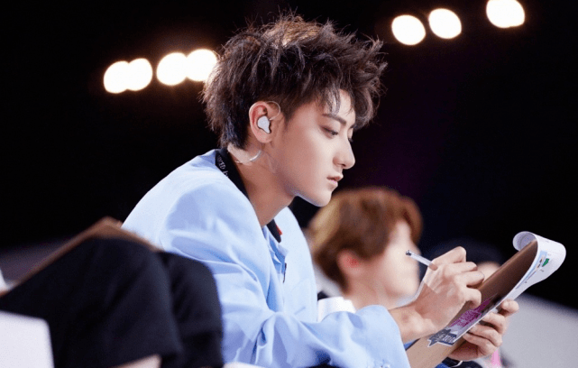 徐艺洋|原创公费谈恋爱、独宠公司唯一签约女艺人，这是什么霸道总裁剧情！