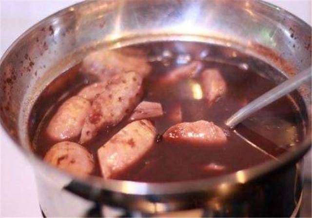 怎样做红糖芋头汤 fa245f4abd964ceb9bb5b17092dba520.jpeg