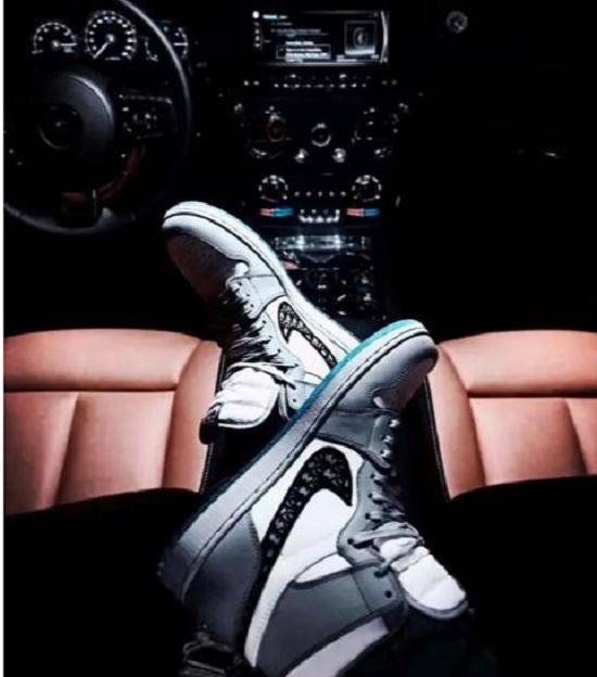 鞋子|一双鞋能支付一栋小房子首付？罗志祥如此高调炫富，回归自我了吗