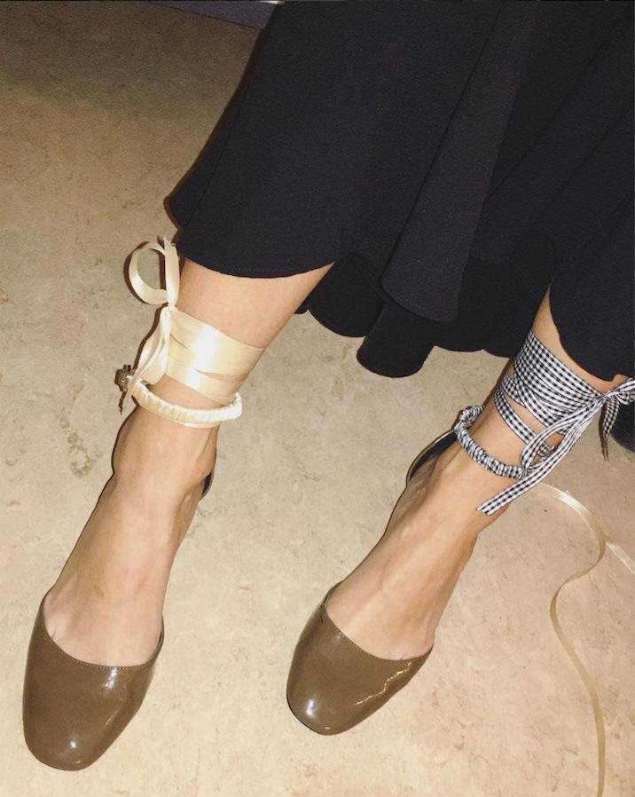 芭蕾|这双平底鞋流行了半个多世纪，让赫本美成经典，杨幂穿出时髦俏皮