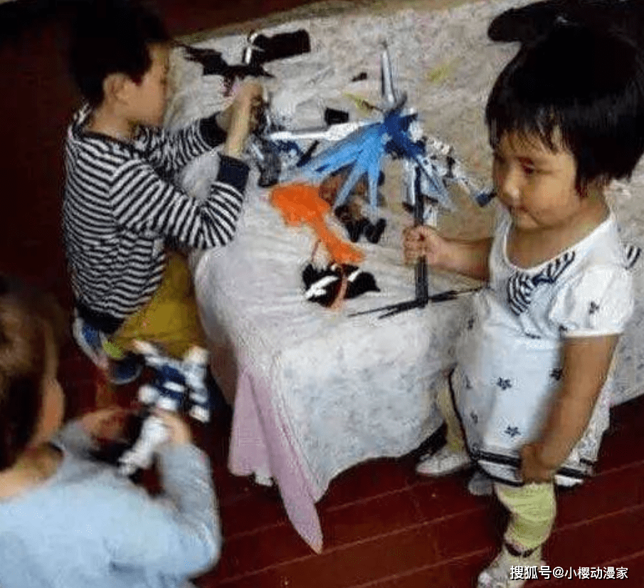 原创小学生玩闹毁掉宅男手办,家长拒绝赔偿:一堆塑料你来讹我? 原创小学生玩闹毁掉宅男手办,家长拒绝赔偿:一堆塑料你来讹我?
